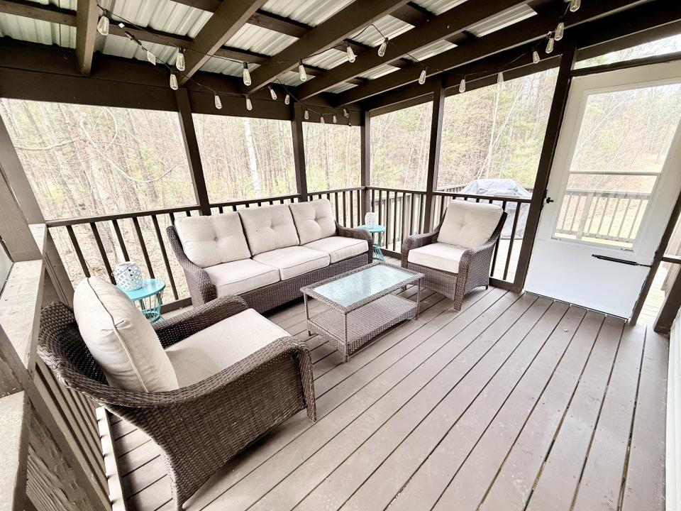 Screen porch