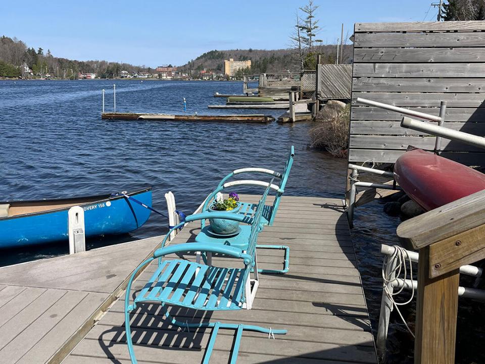CozyHomeOnLakeFlower_O_Dock_Chairs