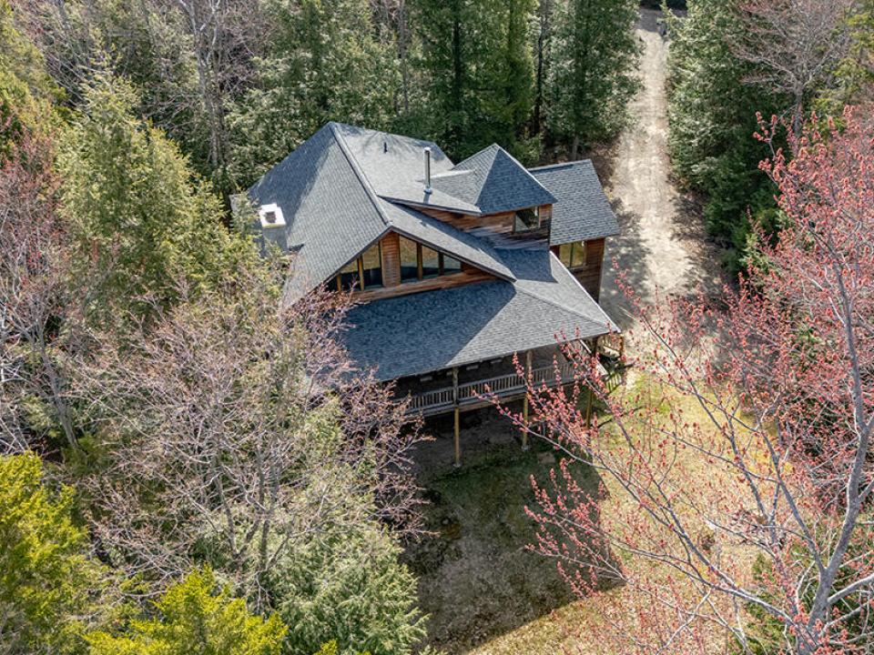 KeeneHomeOnRoundTop_A_Exterior_Back_L