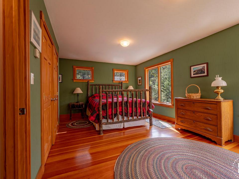 KeeneHomeOnRoundTop_Bedroom1