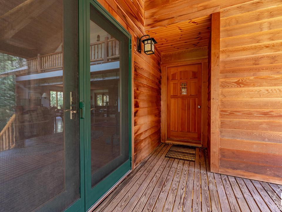 KeeneHomeOnRoundTop_Entry_Exterior