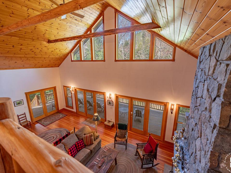 KeeneHomeOnRoundTop_GreatRoom_From_Above