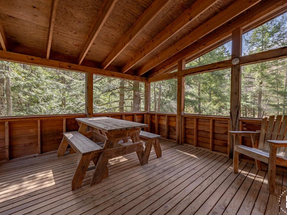 KeeneHomeOnRoundTop_ScreenedPorch