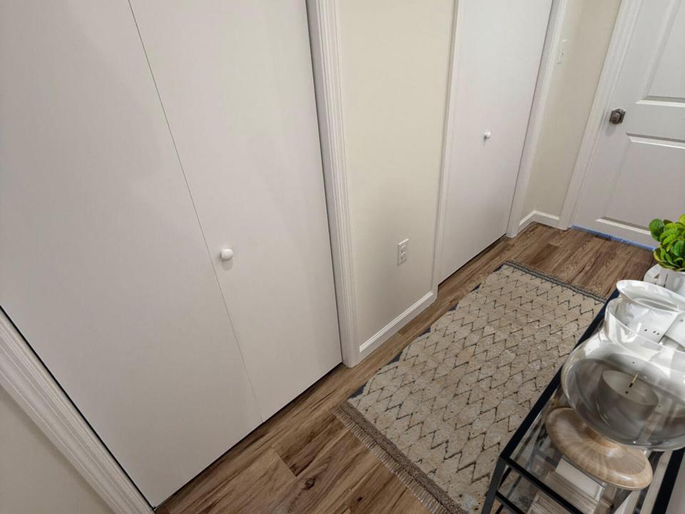 Virtual Staged_Hallway