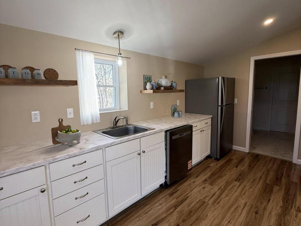 Virtual Staged_Kitchen 1