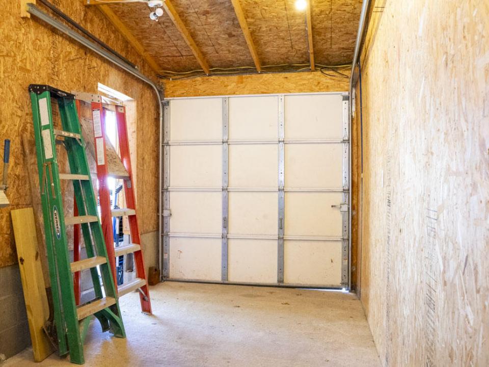 Garage 2