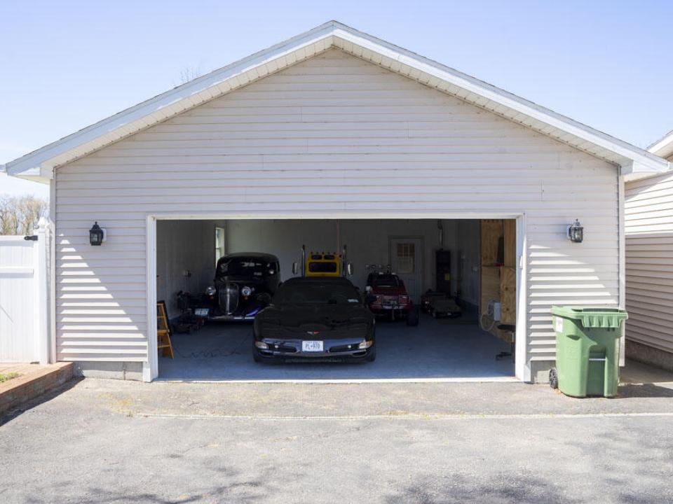 Garage 3