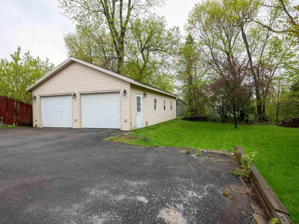 2025 Marshall Realty 9 Jones St-8202-HDR