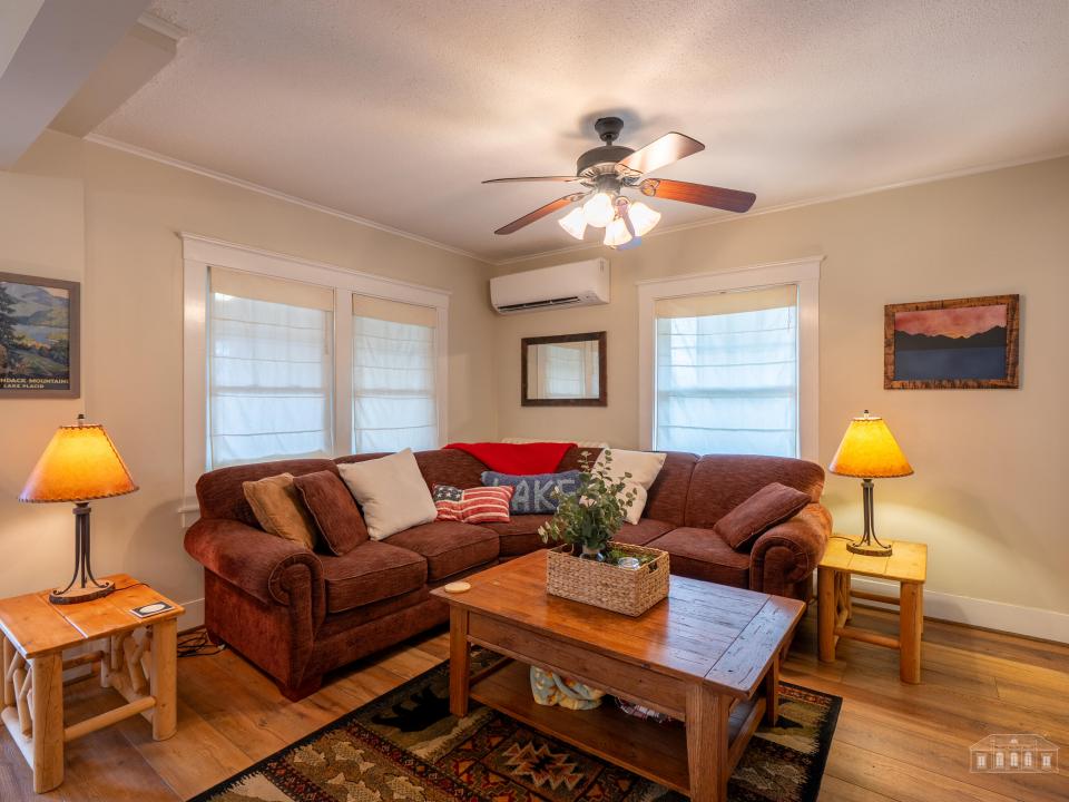 26 Maple St LP-42