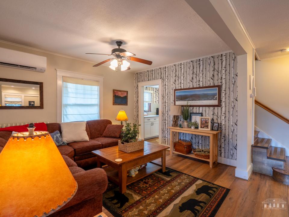 26 Maple St LP-43
