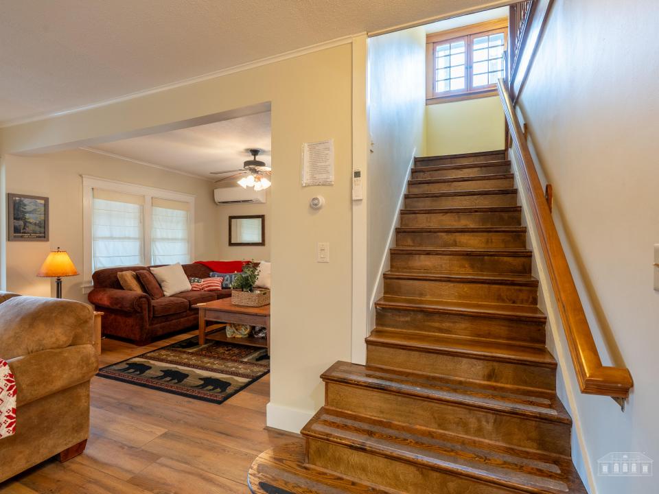 26 Maple St LP-52