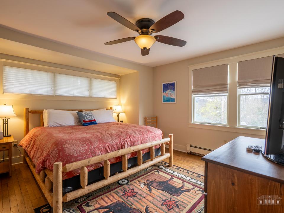 26 Maple St LP-57
