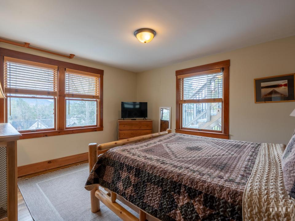 26 Maple St LP-65
