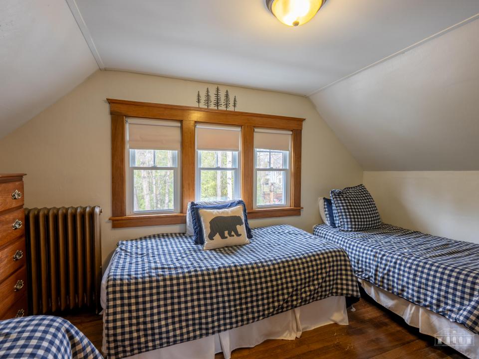 26 Maple St LP-71