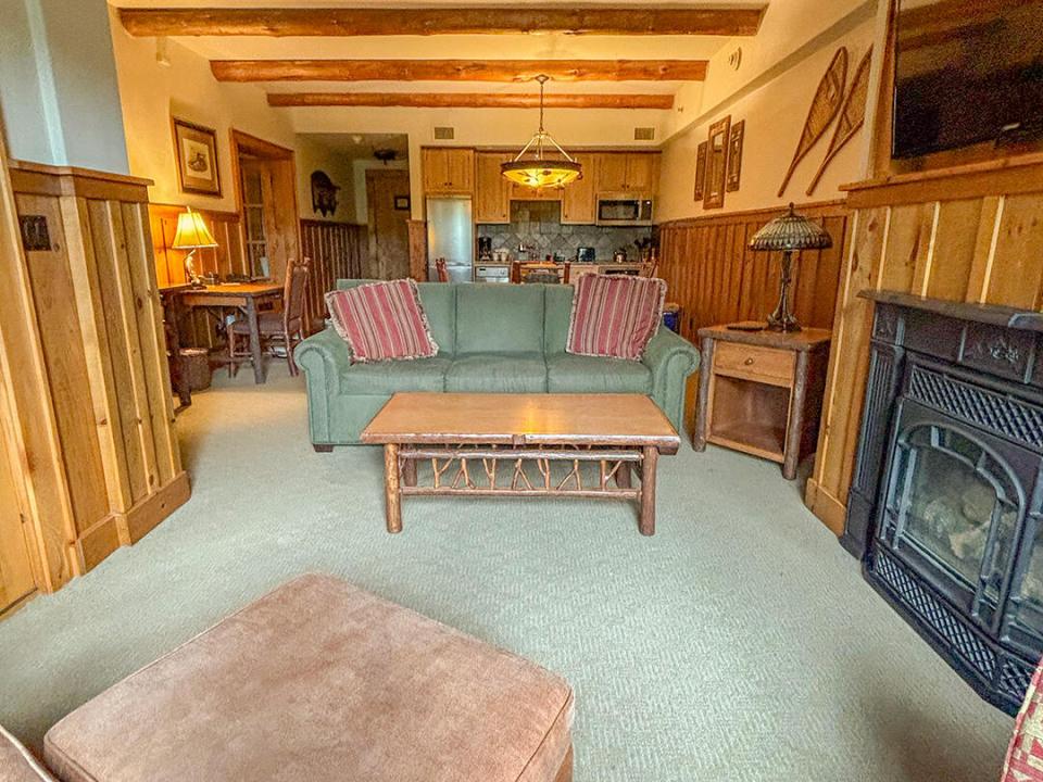 WFLodge227_LivingRoom_To_Kitchen