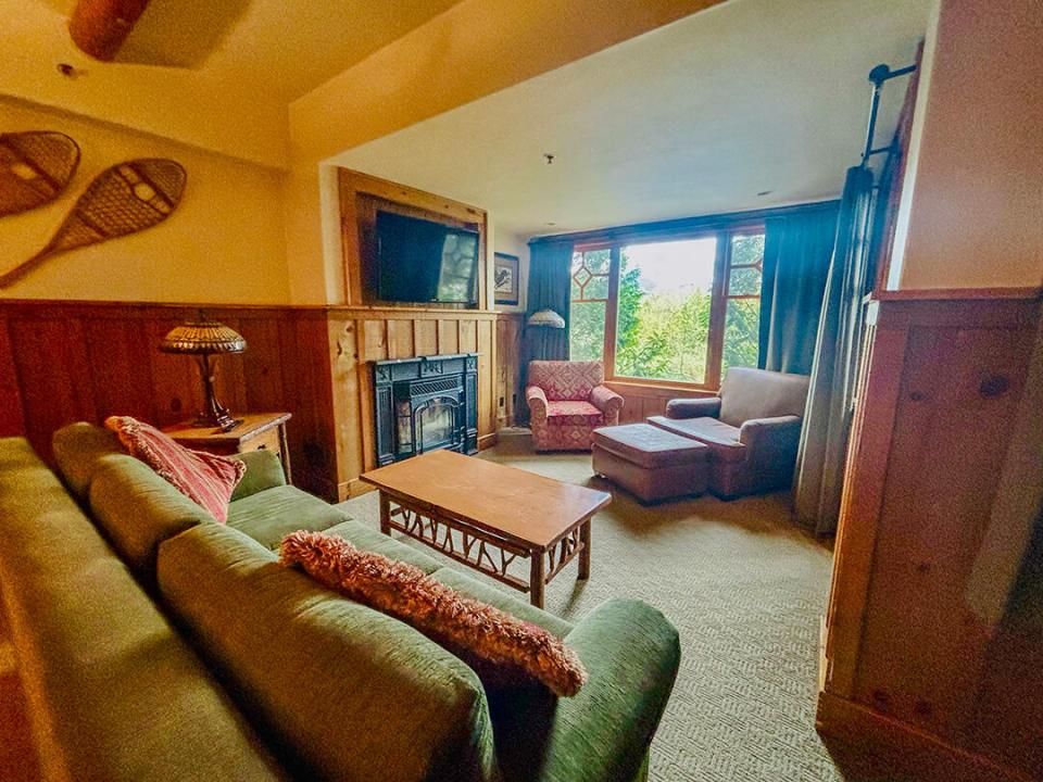 WFLodge227_LivingRoom