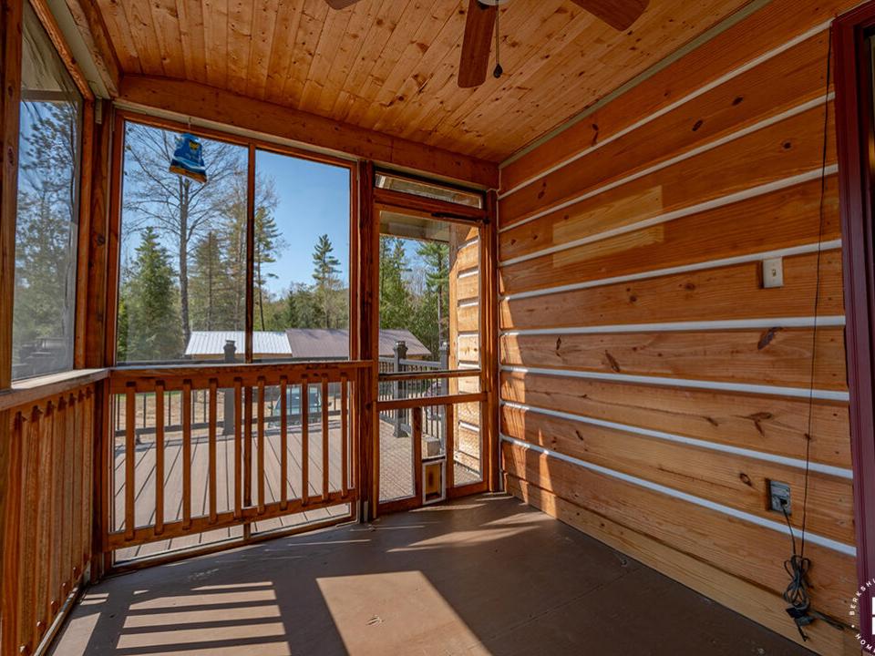 ChaletInWestport_ScreenedPorch_Deck