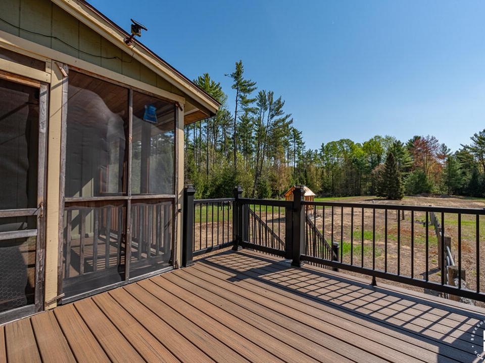 ChaletInWestport_Deck