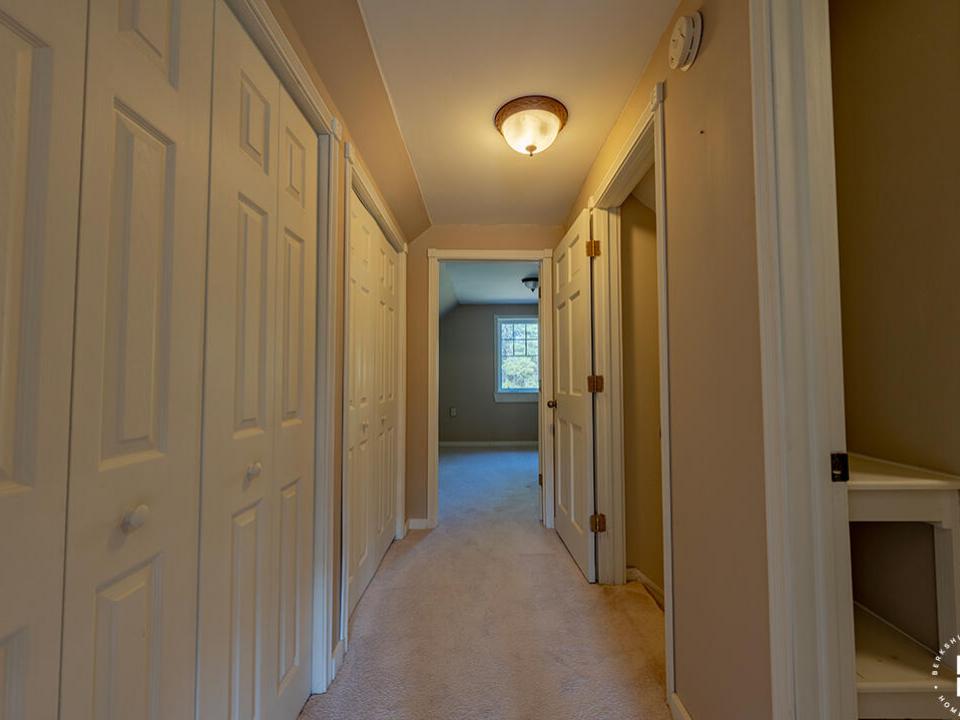 ChaletInWestport_Hallway