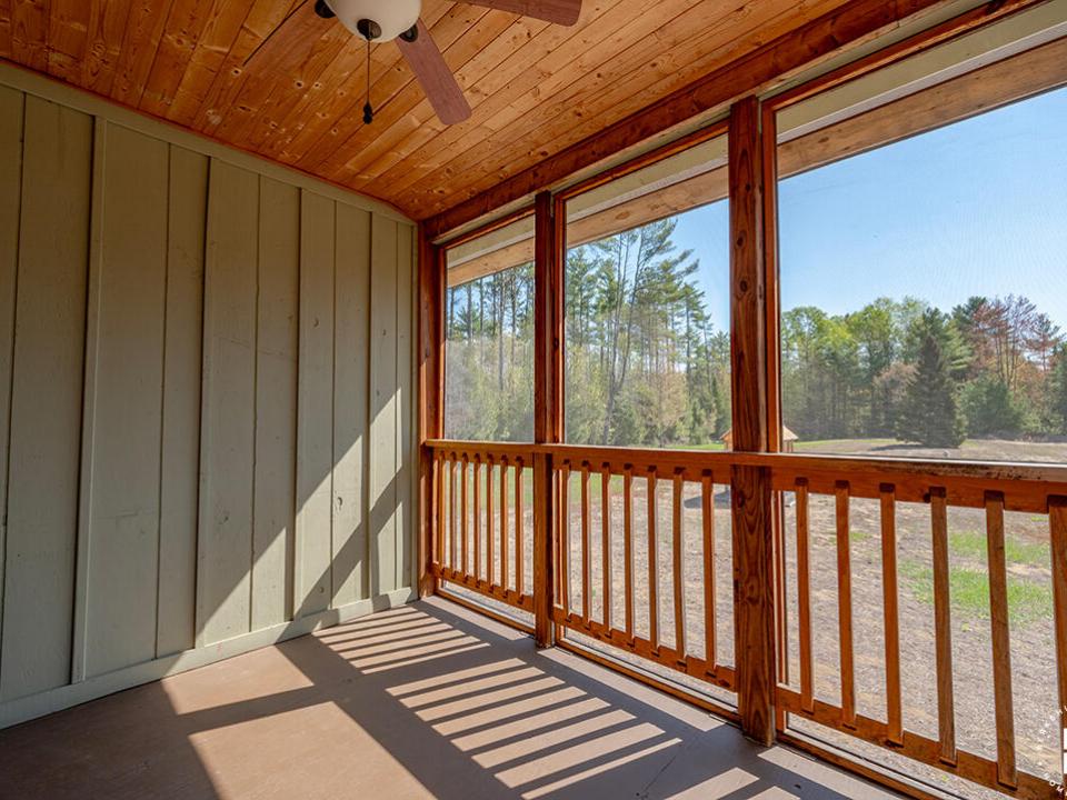 ChaletInWestport_ScreenedPorch
