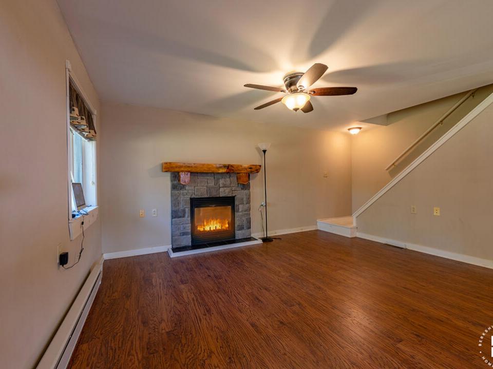 ChaletInWestport_LivingRoom_L