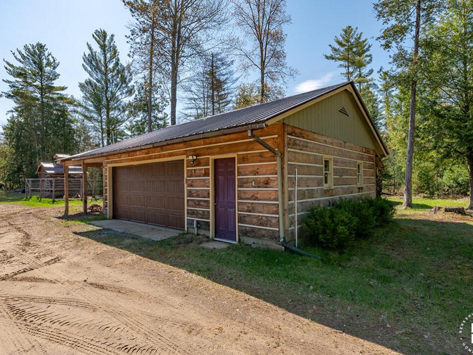 ChaletInWestport_Garage