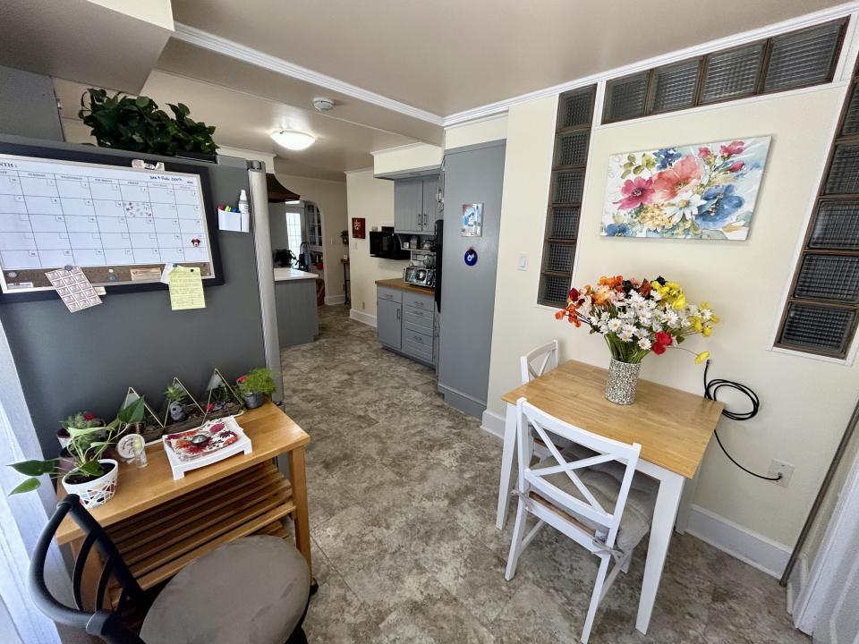 Eat In Breakfast Area