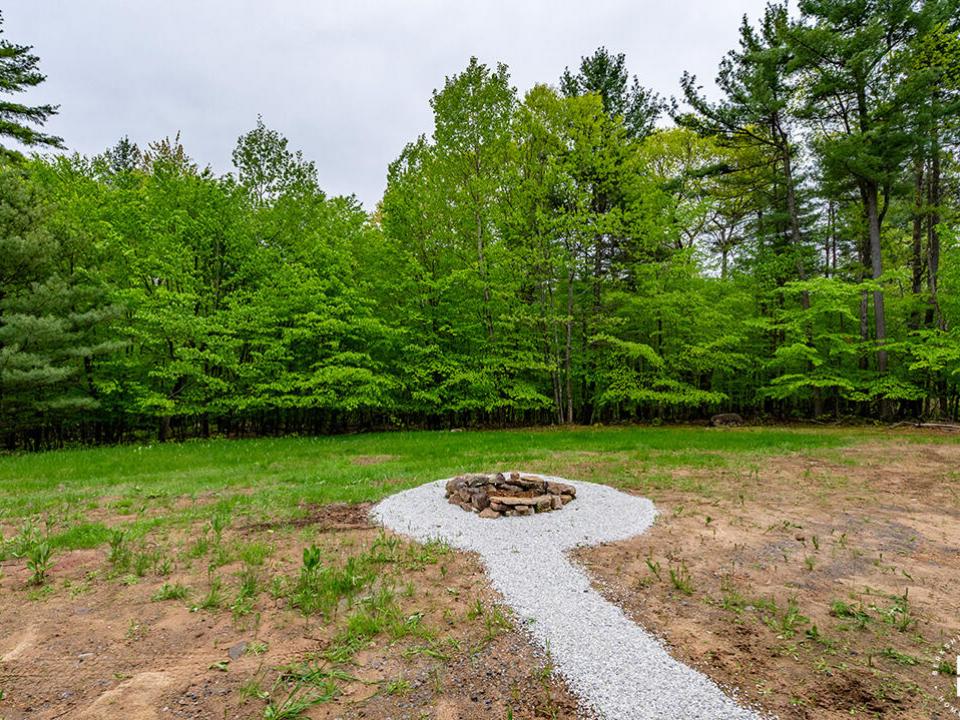 NewlyRenovatedHomeInJay_BackYard