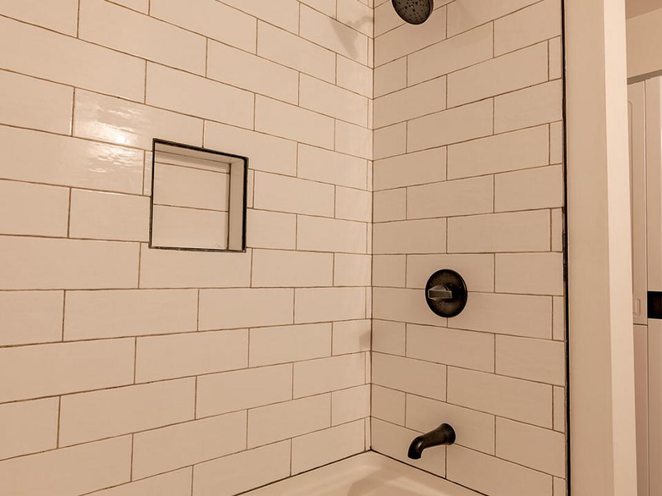 NewlyRenovatedHomeInJay_Bathroom2_Shower