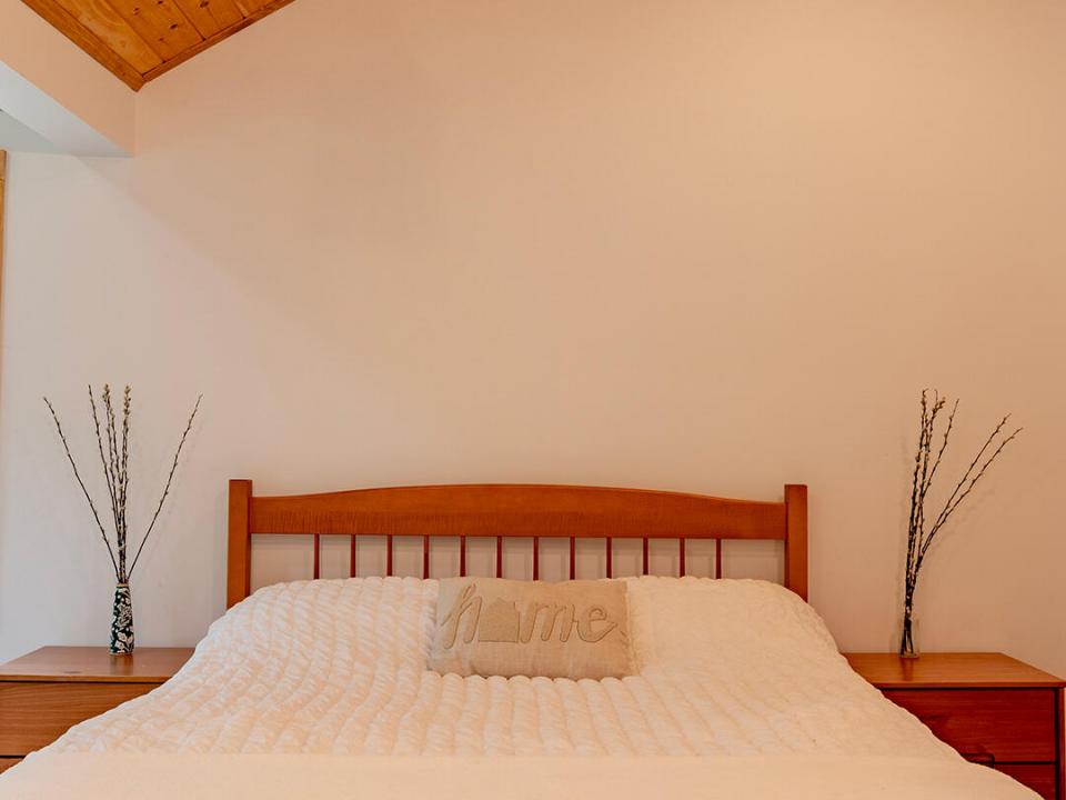 NewlyRenovatedHomeInJay_Bedroom1_V