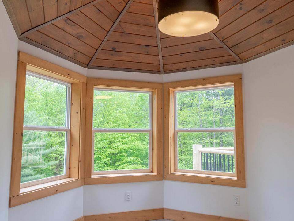 NewlyRenovatedHomeInJay_BreakfastNook_V