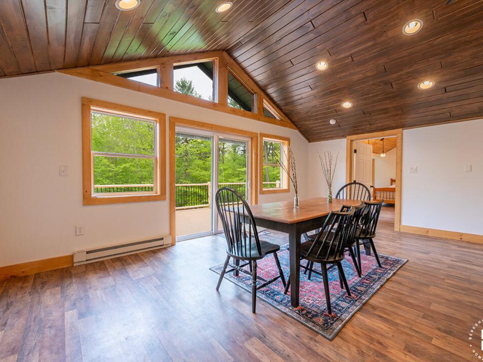 NewlyRenovatedHomeInJay_DiningRoom_To_De