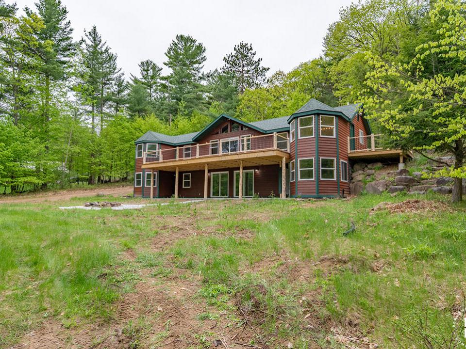 NewlyRenovatedHomeInJay_Exterior_Back_R