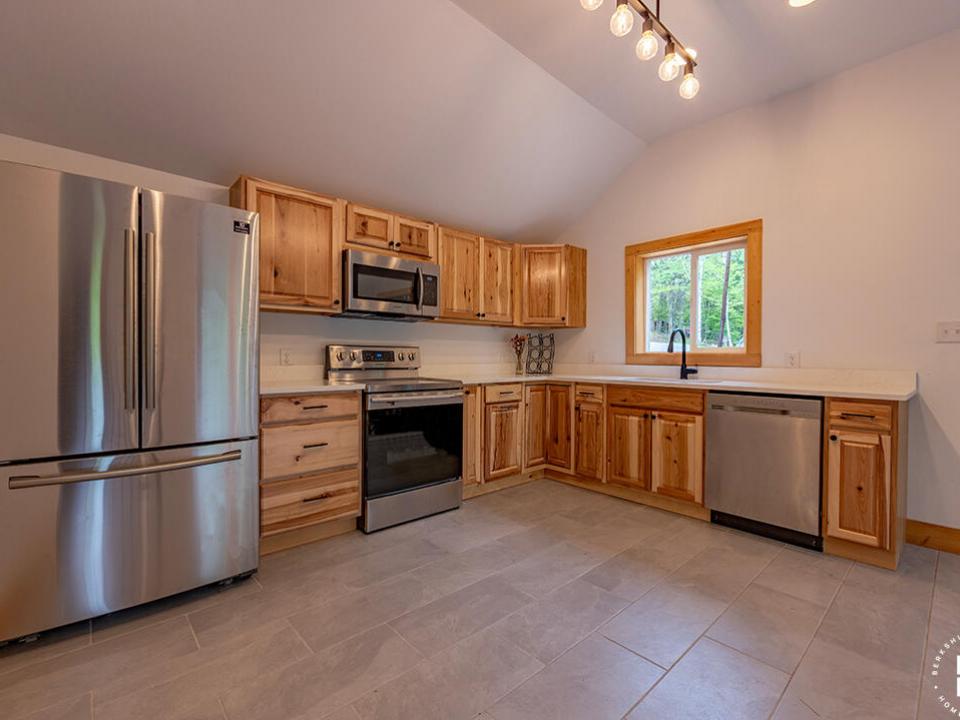 NewlyRenovatedHomeInJay_Kitchen_L