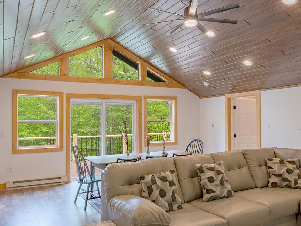 NewlyRenovatedHomeInJay_LivingRoom_Dinin