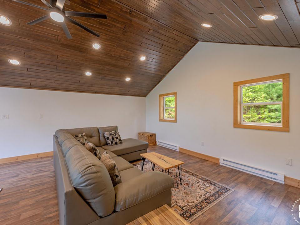 NewlyRenovatedHomeInJay_LivingRoom_R