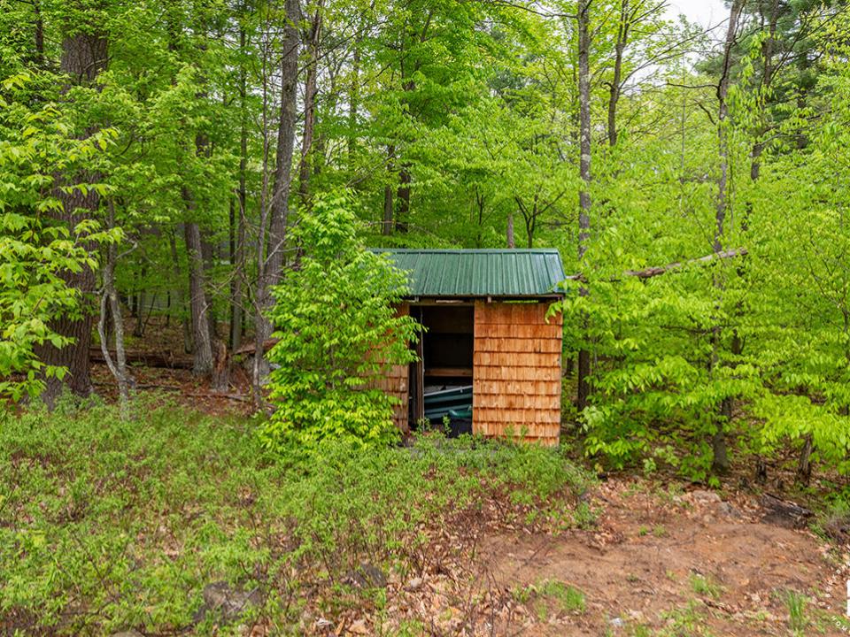 NewlyRenovatedHomeInJay_Shed