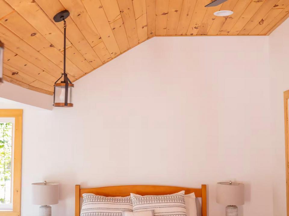 JayHomeOnCedar_Bedroom1