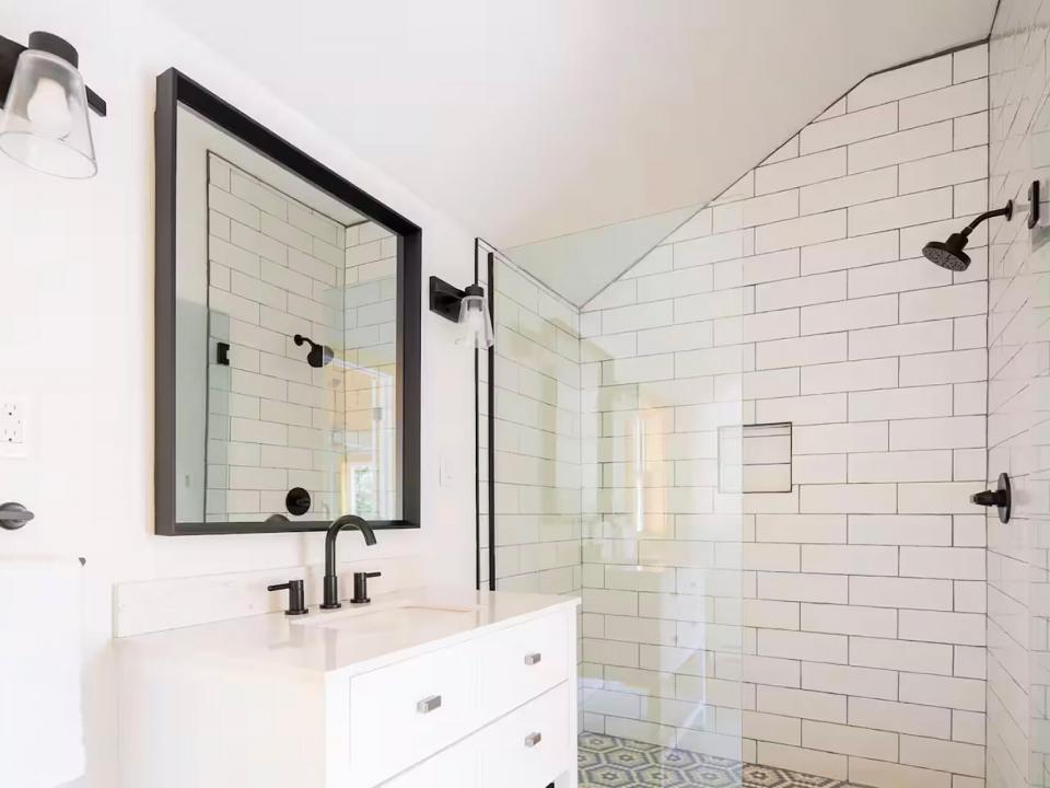 JayHomeOnCedar_Bathroom_Off_Bedroom1