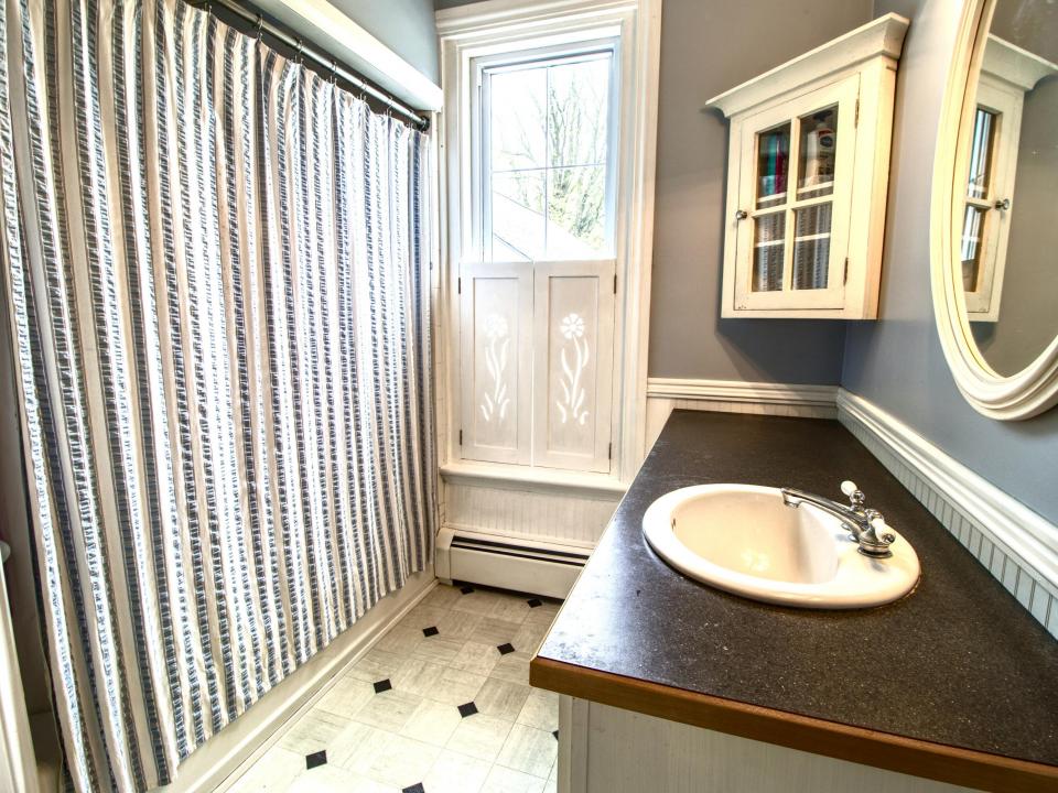 M Bath 1