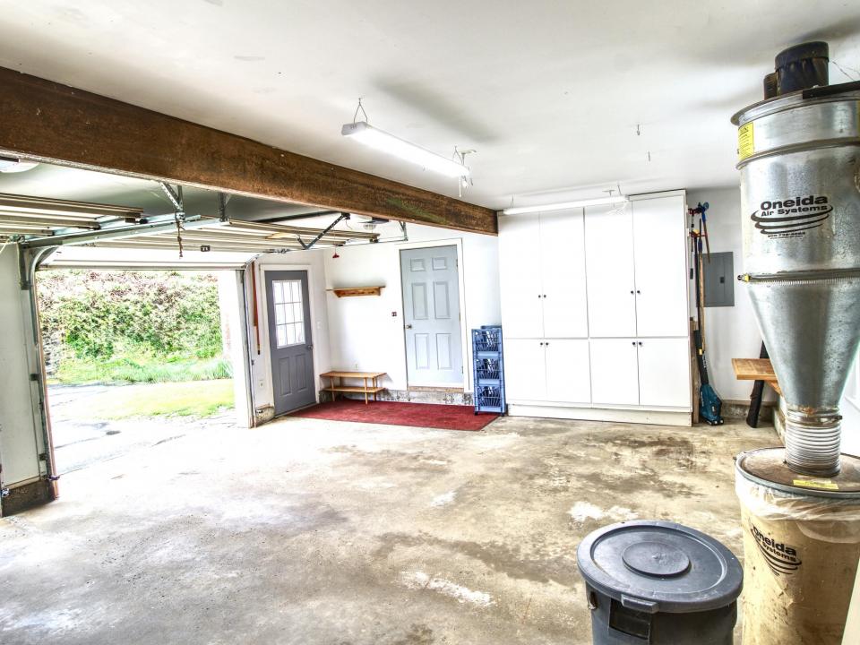 Garage 2