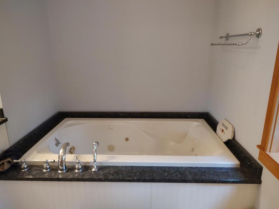 Jetted Tub