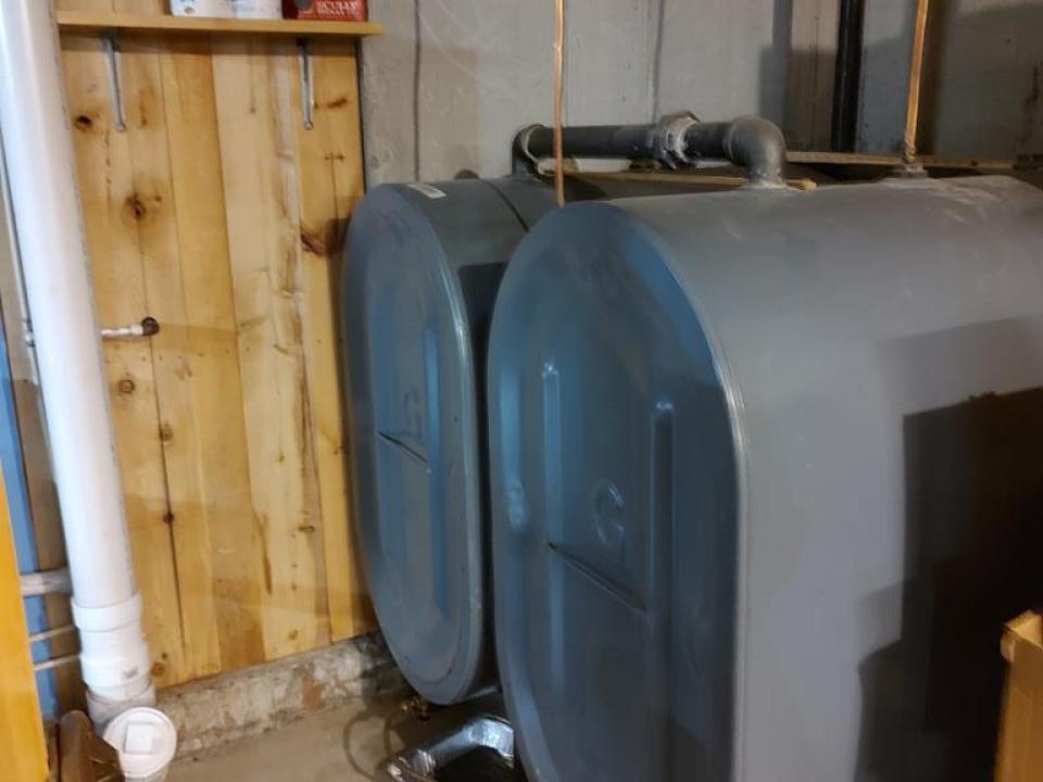 2 Fuel Tanks