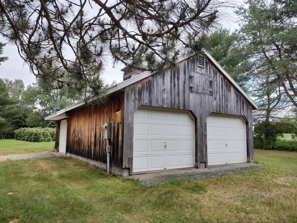 2nd Garage 24 x 38 is Not Heated