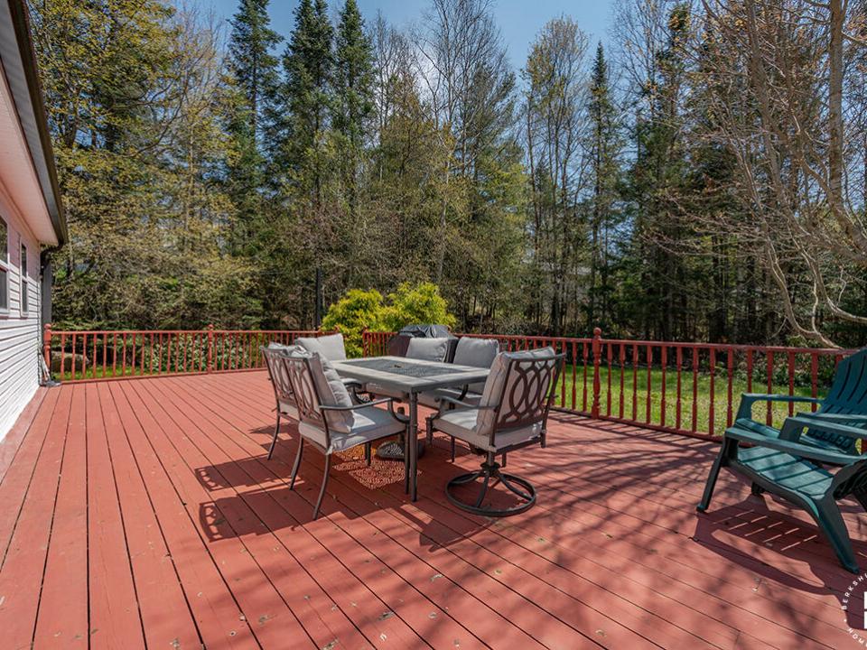 RanchOnTrillium_Deck