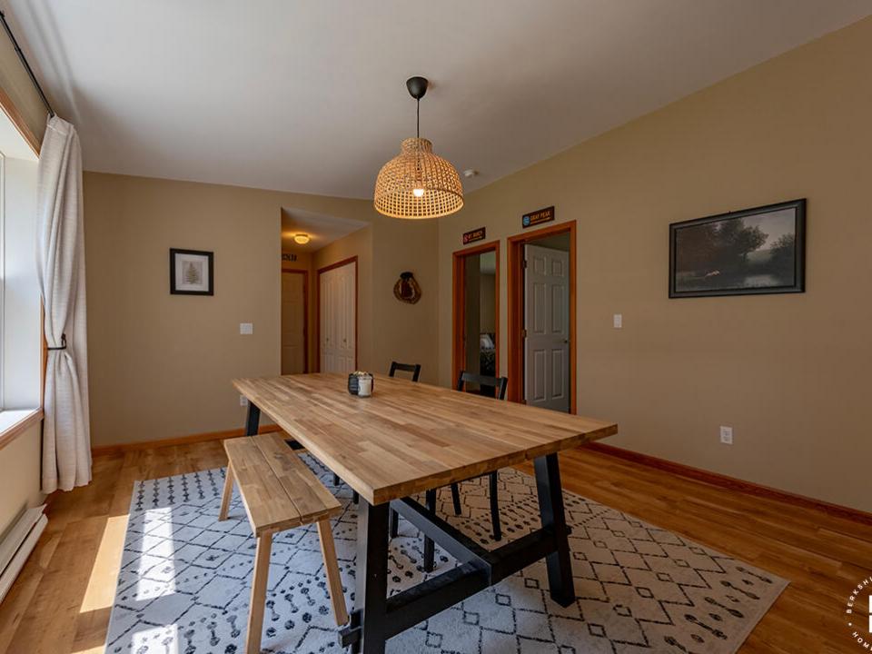 RanchOnTrillium_DiningRoom_Bench