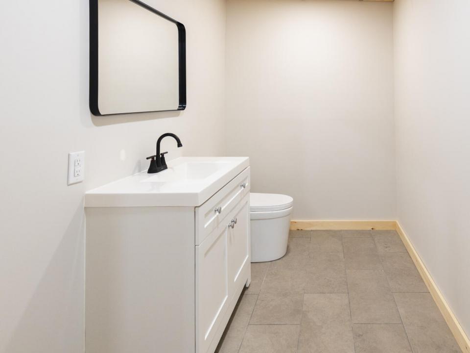 Basement 1/2 Bath