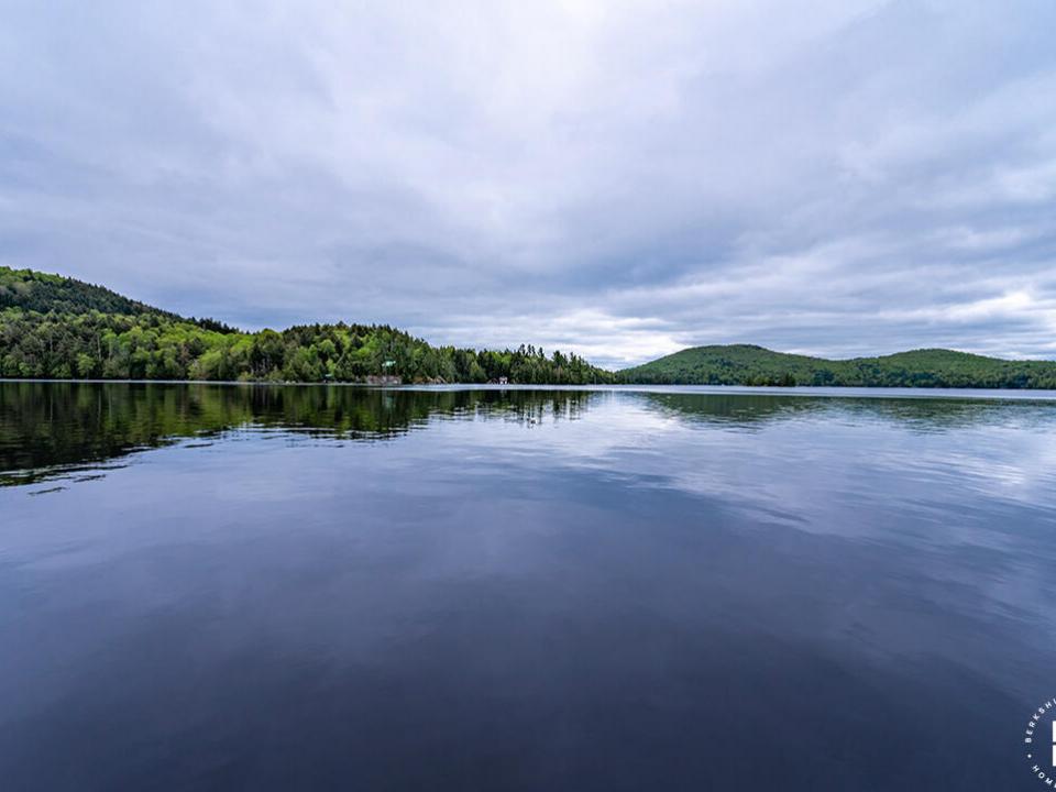 LakefrontHomeOnUpperSaranac_Dock_View_M
