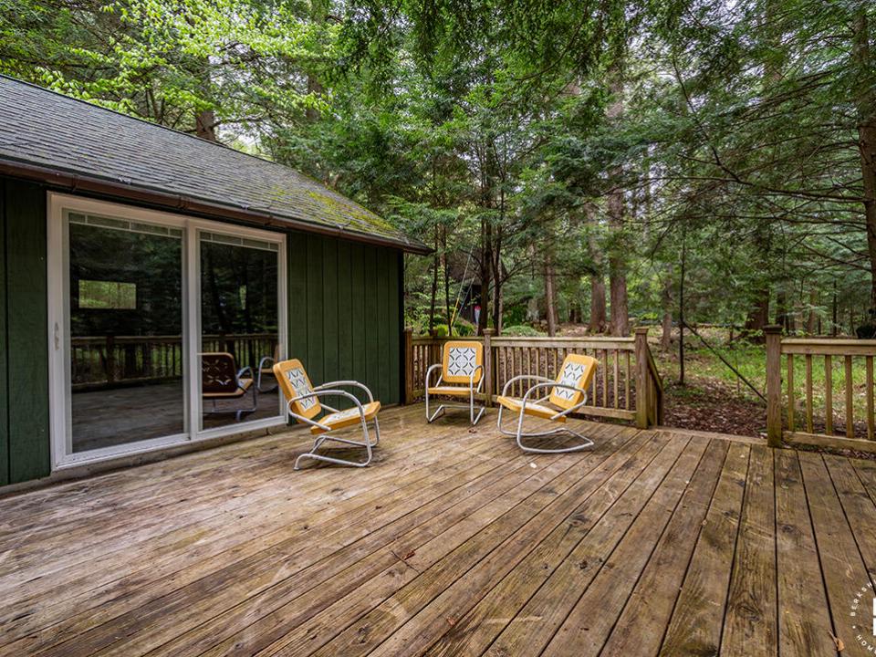 LakefrontHomeOnUpperSaranac_GC_Deck