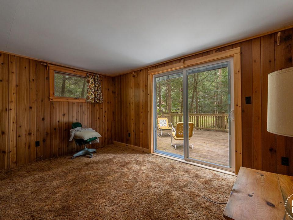 LakefrontHomeOnUpperSaranac_GC_Bedroom1_